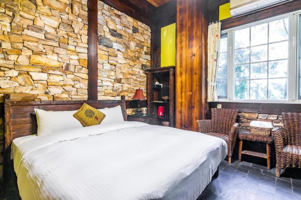 โพรวองซ์ โรส ลอดจ์ อิน ชิง จิง บีแอนด์บี Bed & Breakfast เหรินอ้าย ภายนอก รูปภาพ